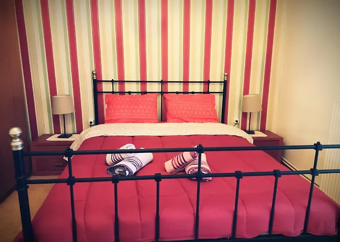 Village House Grevena 度假居 *